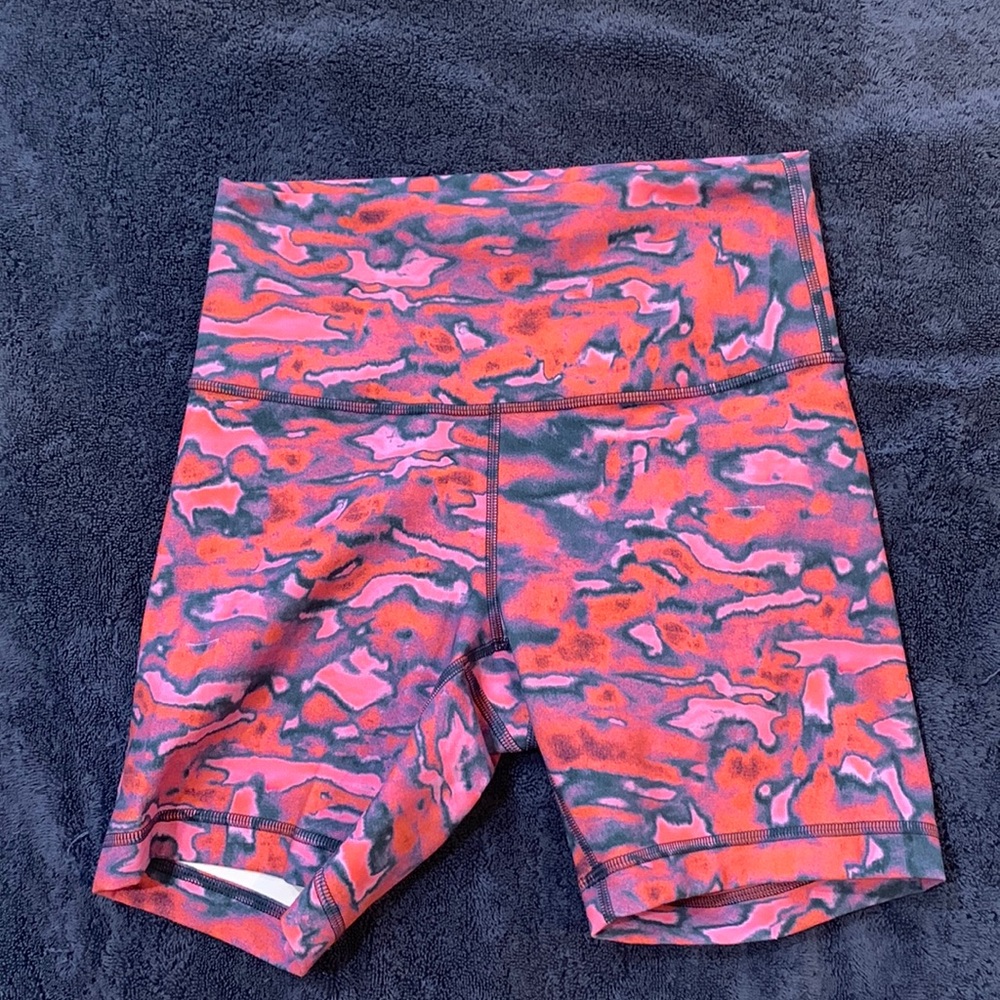 Lululemon Align biker shorts 6 inch inseem. Size 4